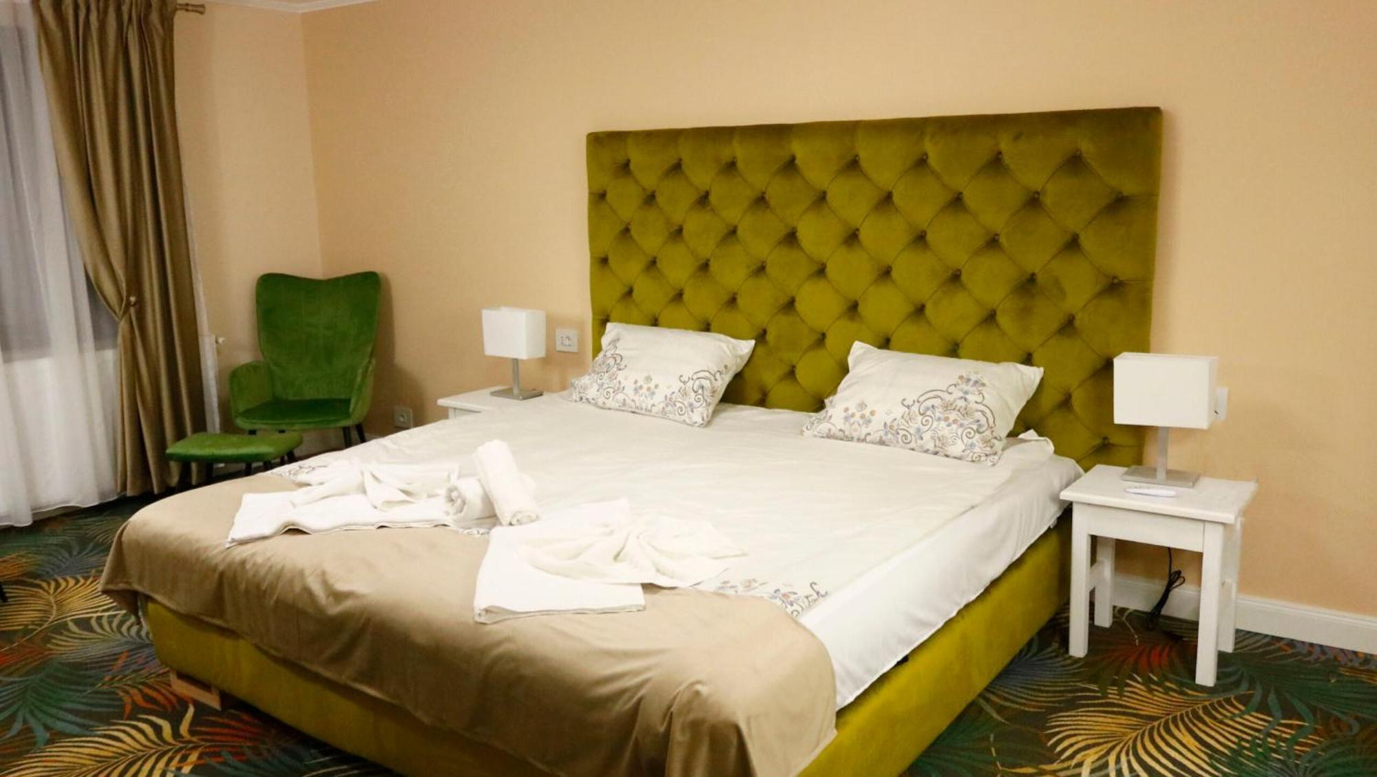 Hotel Pensiunea Pink House Runcu Runcu  Zewnętrze zdjęcie