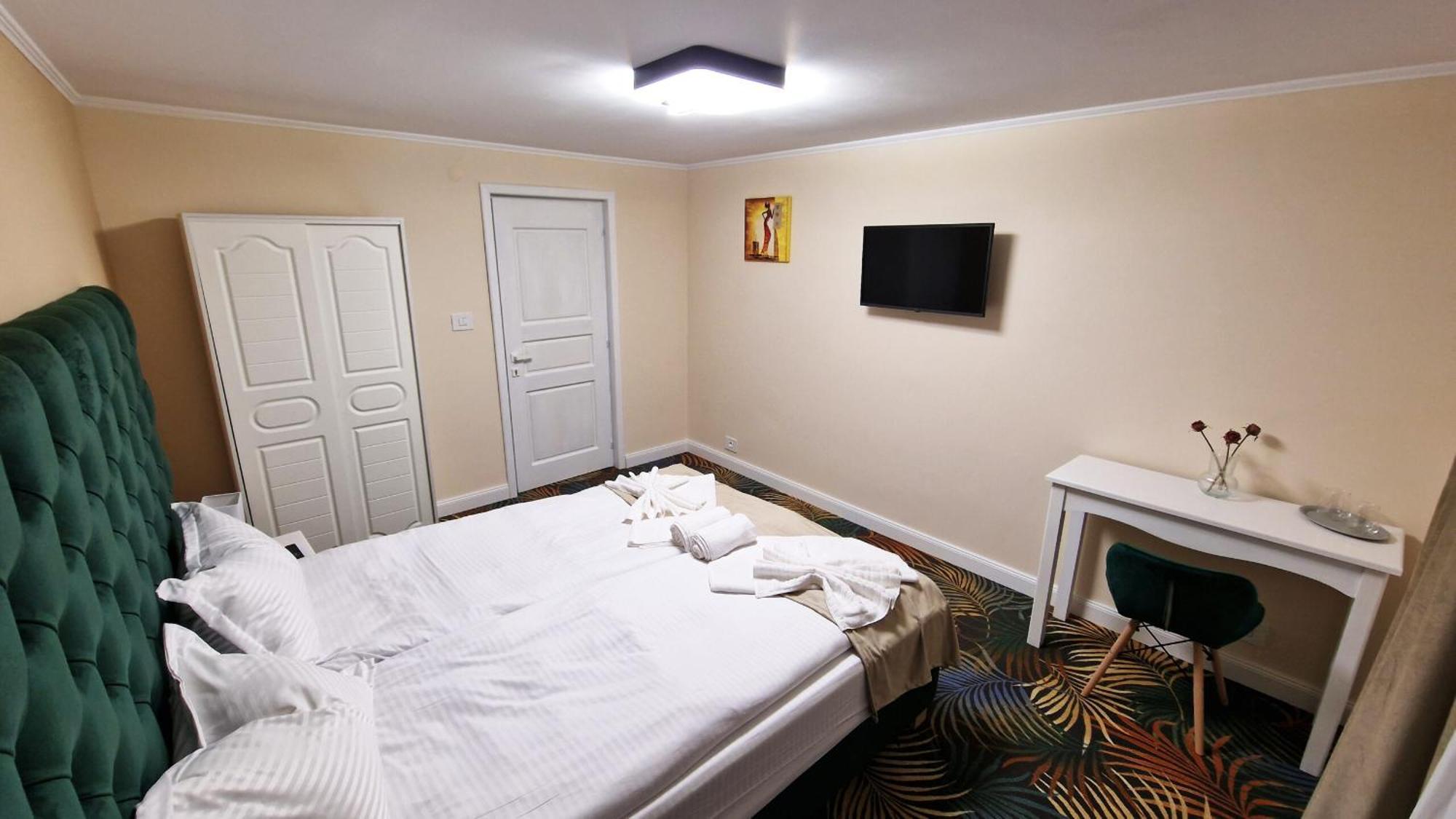 Hotel Pensiunea Pink House Runcu Runcu  Zewnętrze zdjęcie