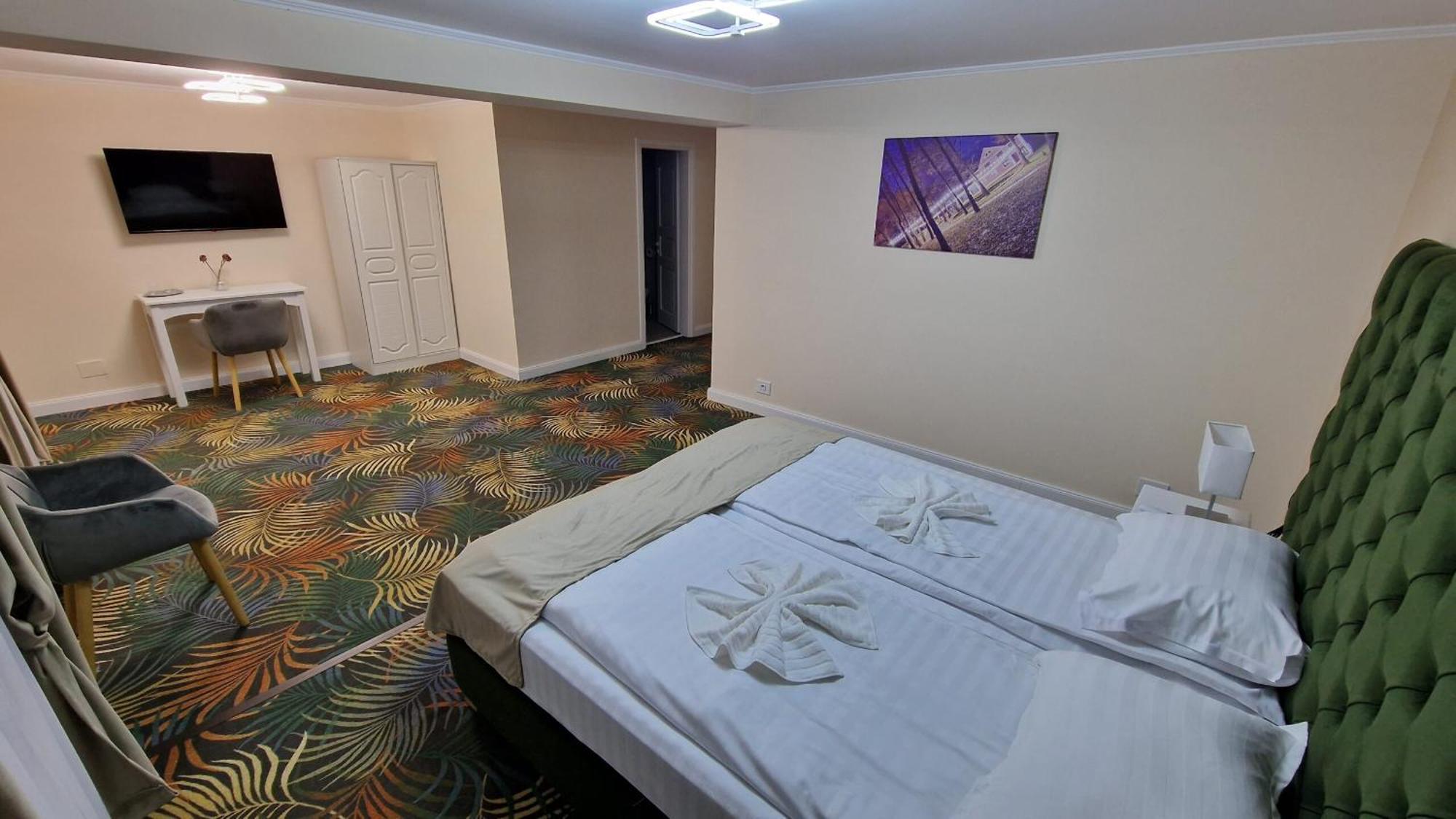 Hotel Pensiunea Pink House Runcu Runcu  Zewnętrze zdjęcie