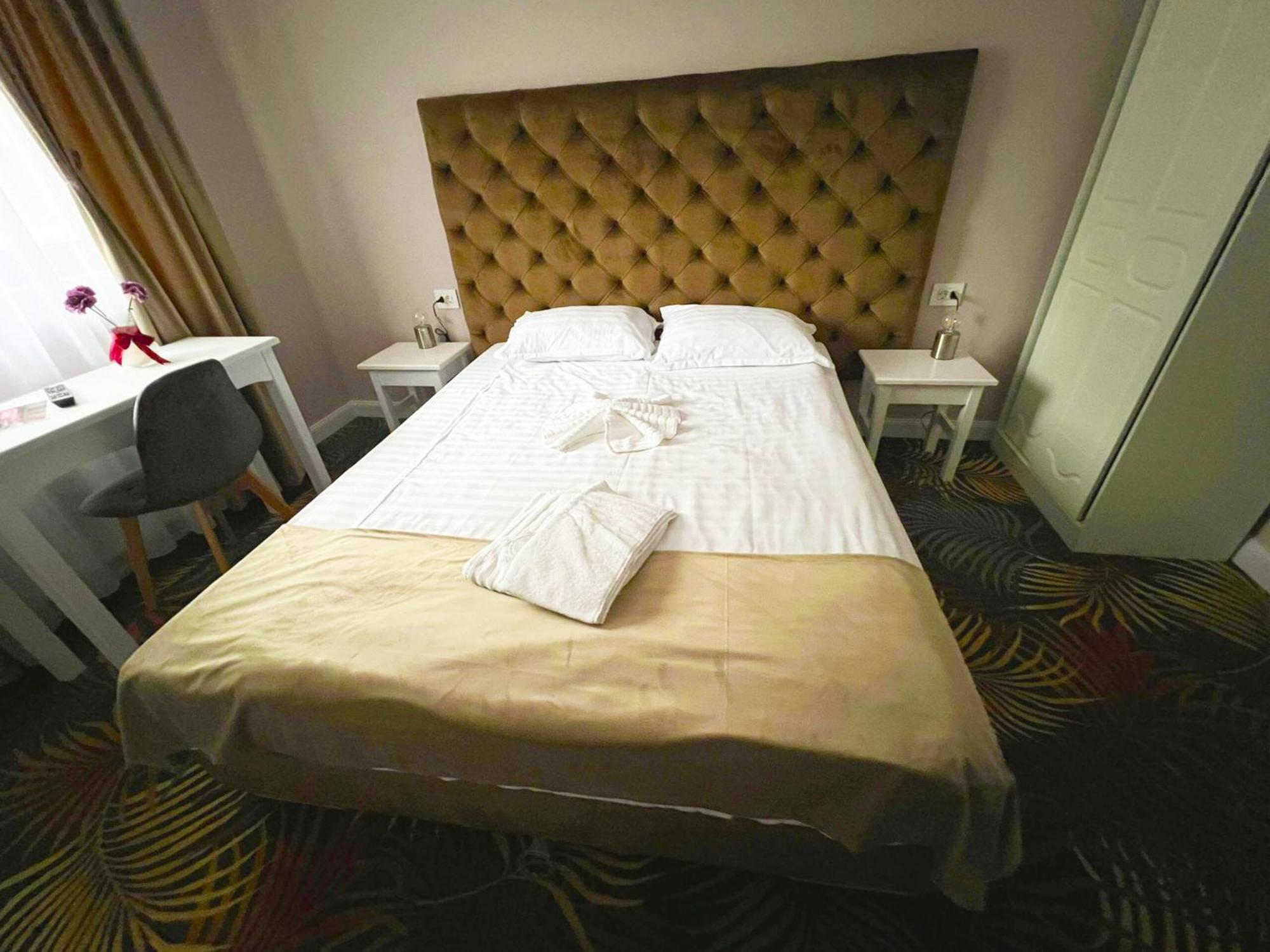 Hotel Pensiunea Pink House Runcu Runcu  Zewnętrze zdjęcie